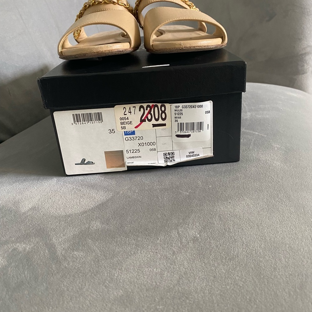 CHANEL 2018 Nude Chain-Link Sandals: Size 5/ IT 35 - Picture 4 of 5